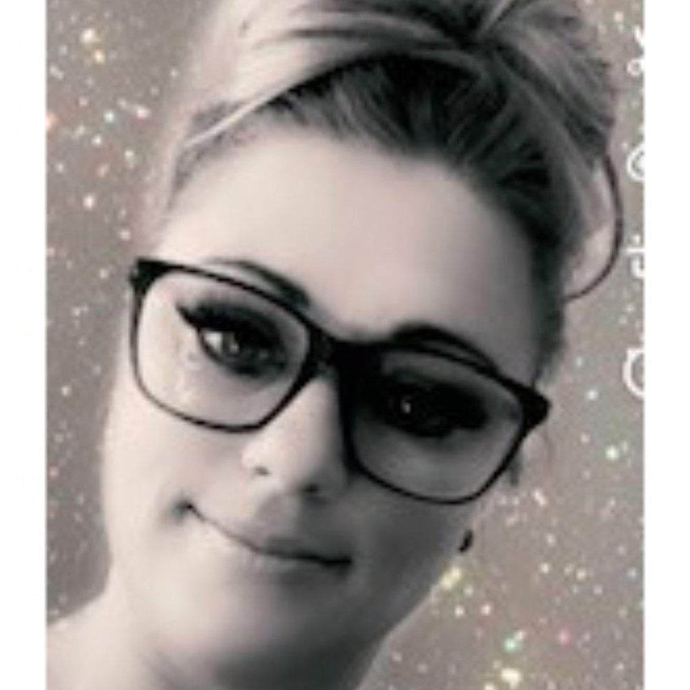 Meet your Posher, Amber Lee